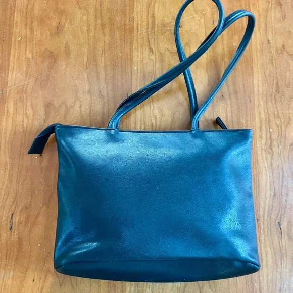 Vintage 1980’s Black and White Pebbled Leather Cross-Accent Checker Shoulder Bag - Picture 2 of 14